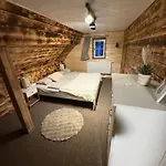 Lägenhet Pod Jeleni Skalou *