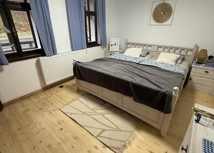 Pod Jeleni Skalou * Dolni Dvur